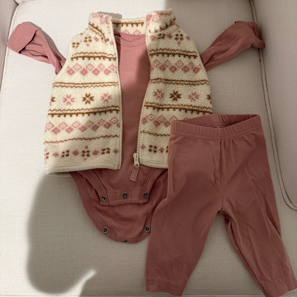 Carter’s Baby Girl 3-Piece Outfit Set | Like New | 3 Months